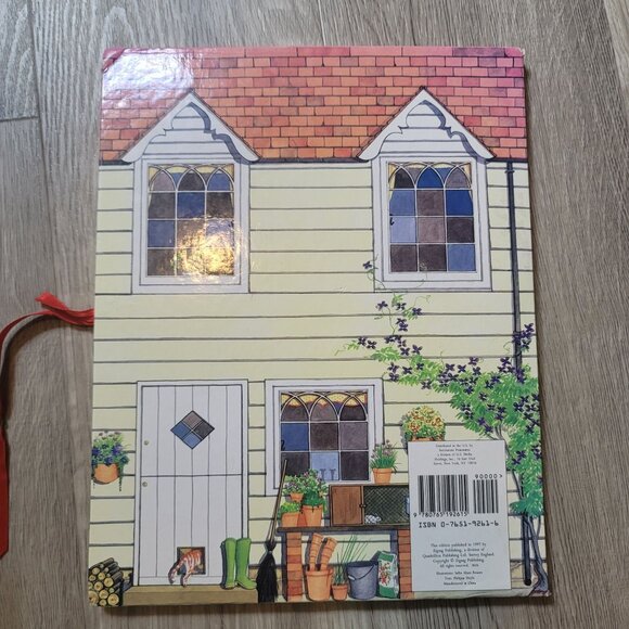 my very own playhouse hard back dollhouse interactive book turns into dollhouse - Picture 10 of 11